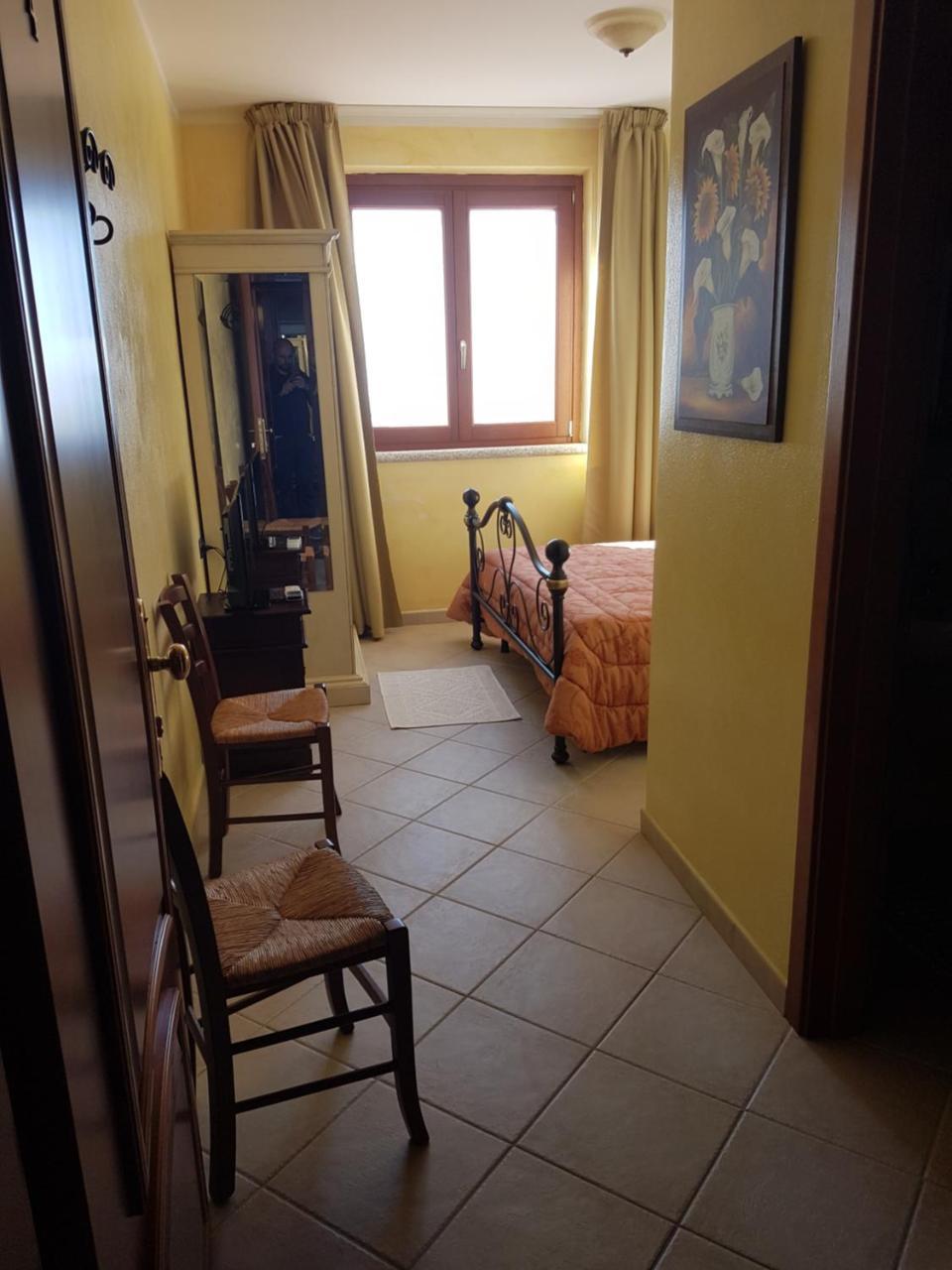 Le Tre Rose Hotel Bono  Szoba fotó